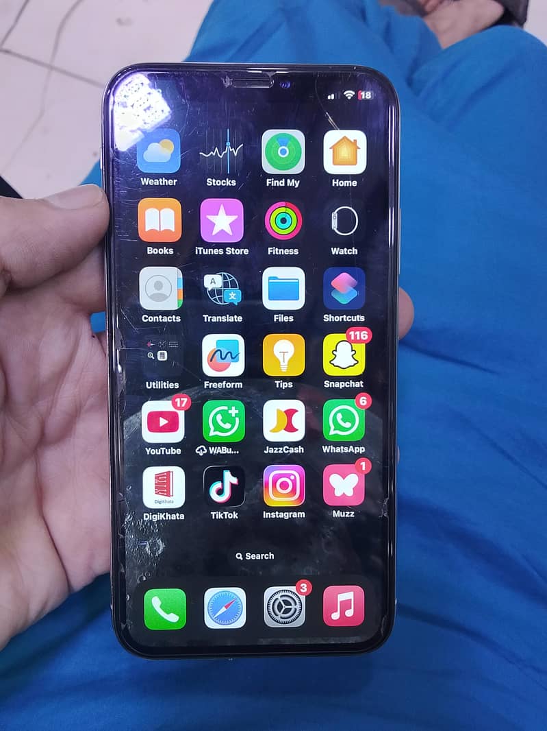 Apple iPhone X 3