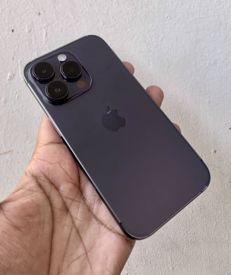 Apple iPhone 14 Pro 1