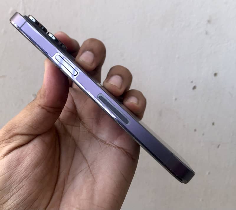 Apple iPhone 14 Pro 2