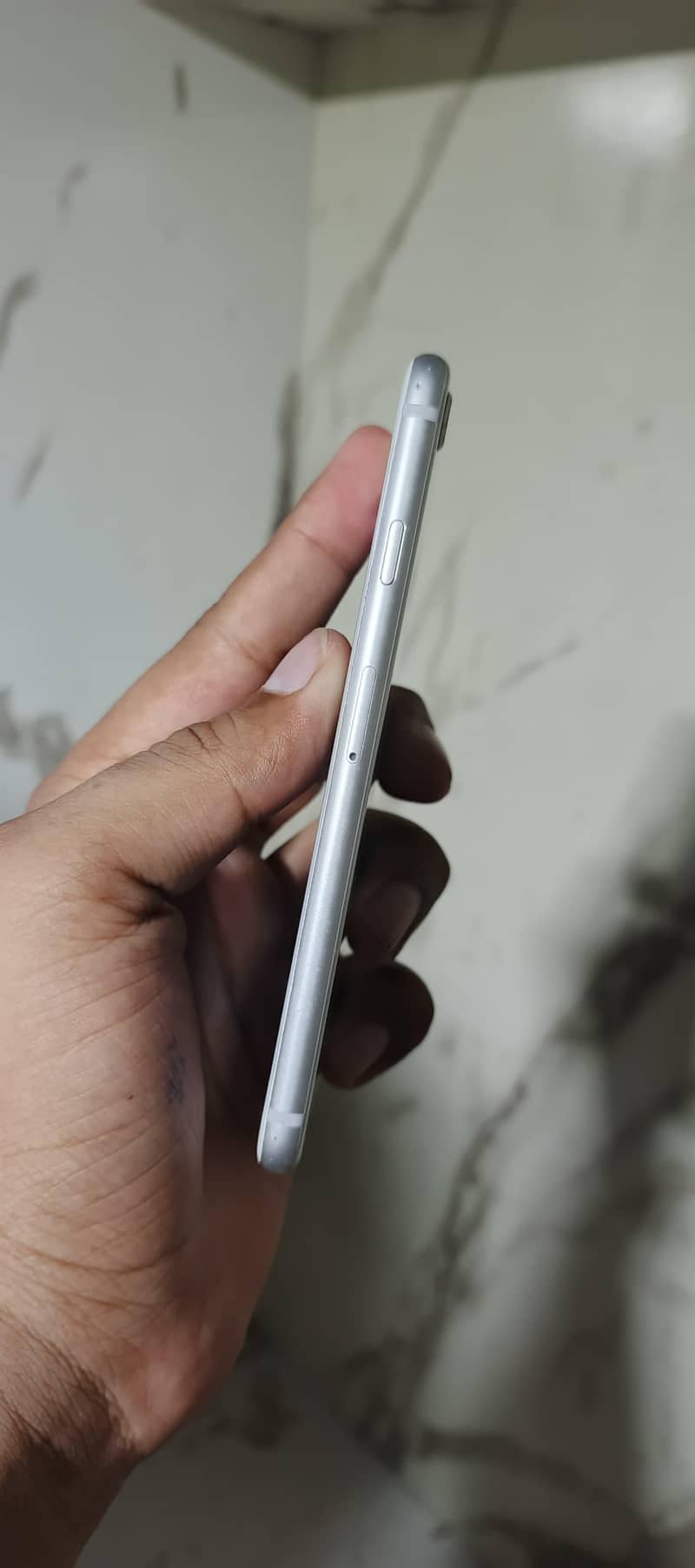 Apple iPhone 8 1