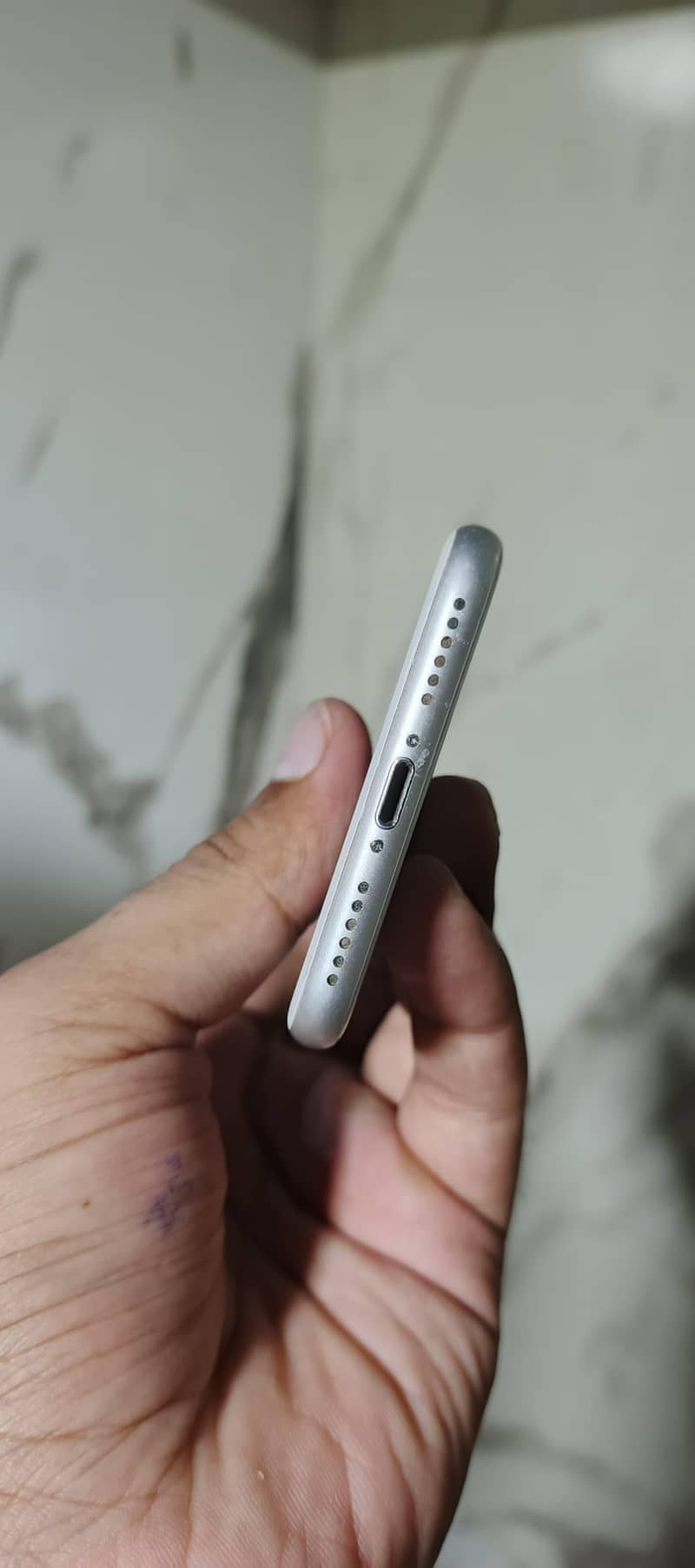 Apple iPhone 8 3
