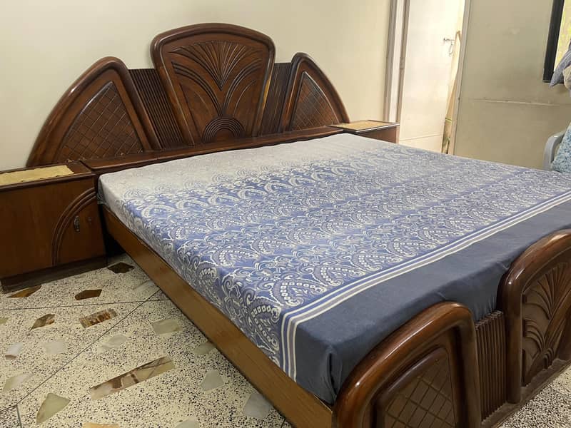 wood bed without mattress 0