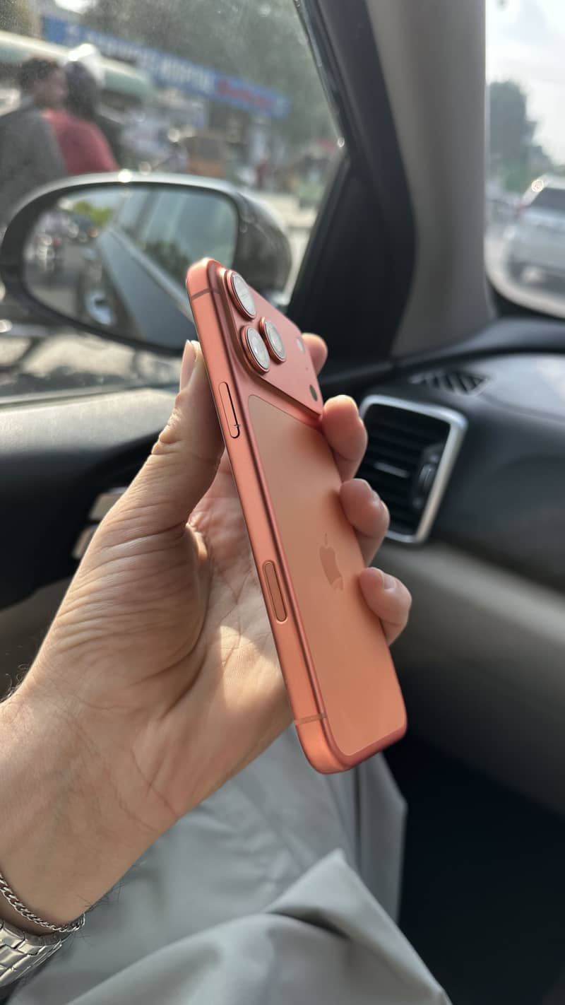 Apple iPhone 17 Pro Max 2