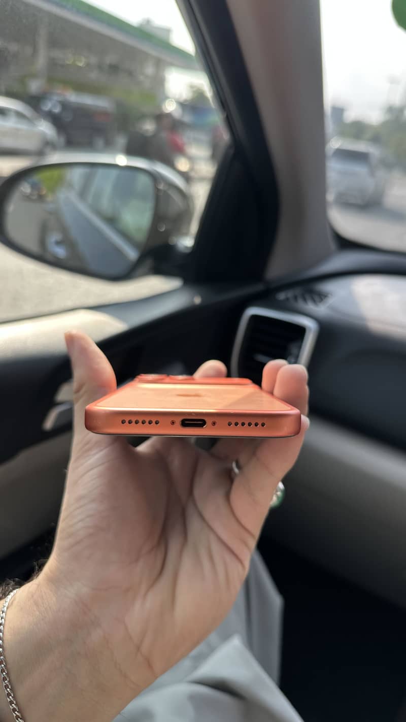 Apple iPhone 17 Pro Max 4