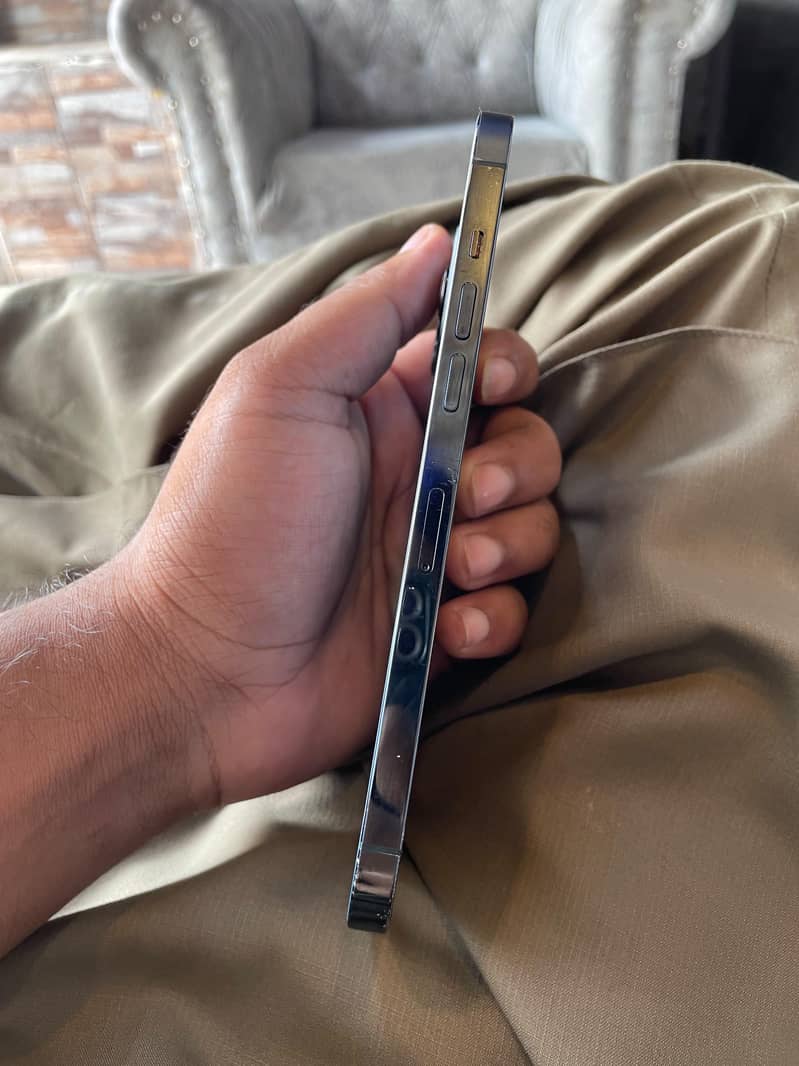 Apple iPhone 12 Pro Max 3