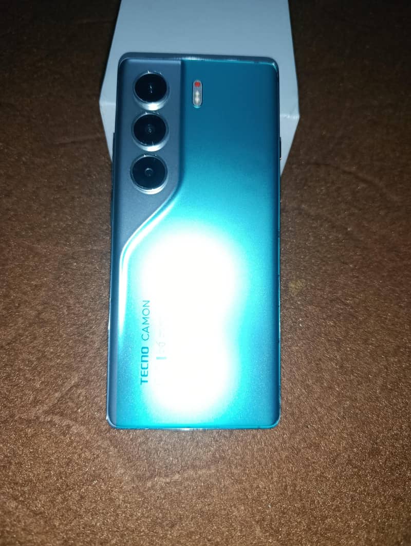 Tecno CAMON 40 Pro 2