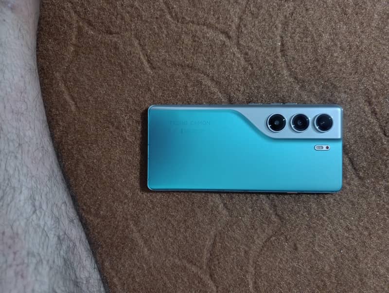 Tecno CAMON 40 Pro 8