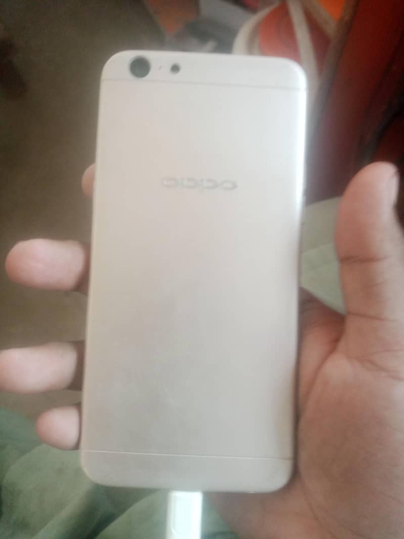 OPPO A57 0
