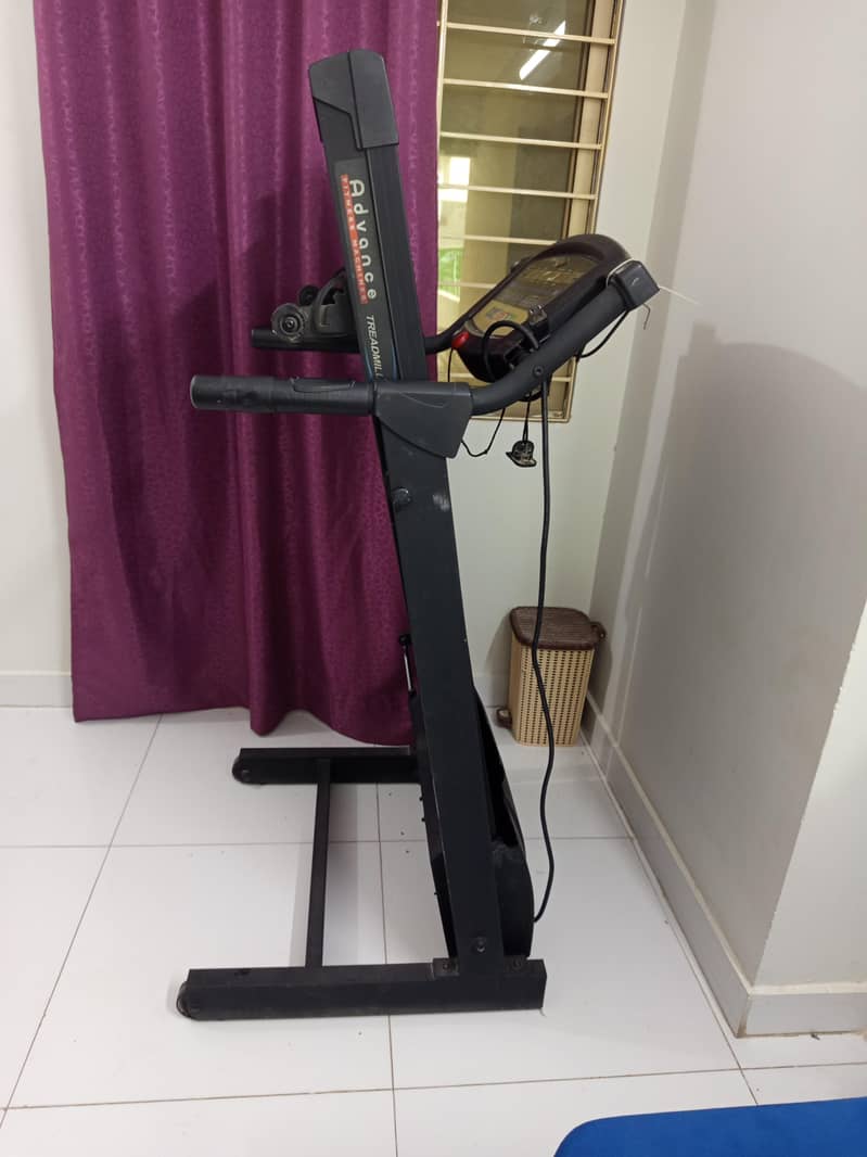 Advance Treadmill foldable 1