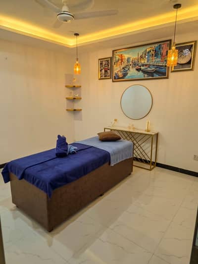 needs girls satff for spa slaon