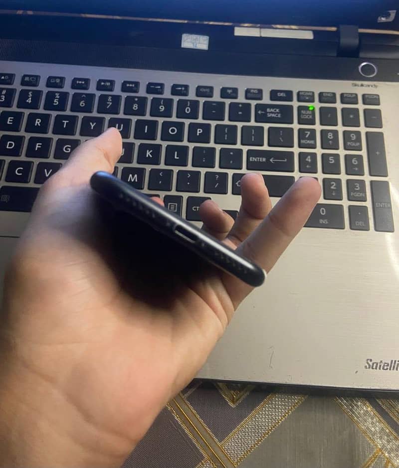 Apple iPhone SE 3