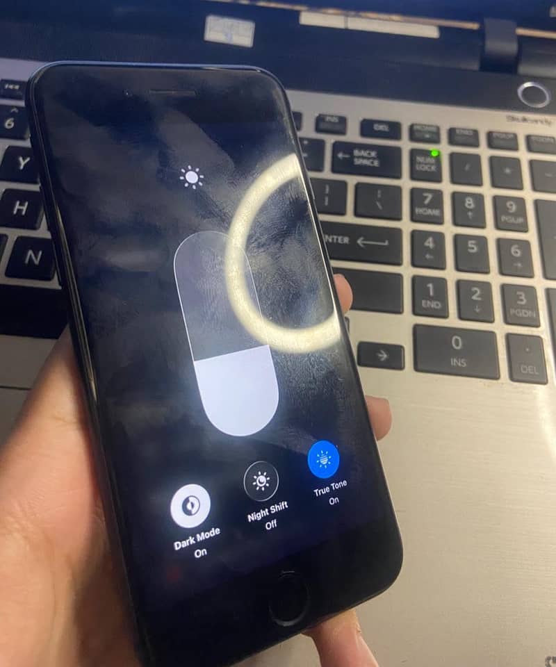 Apple iPhone SE 8