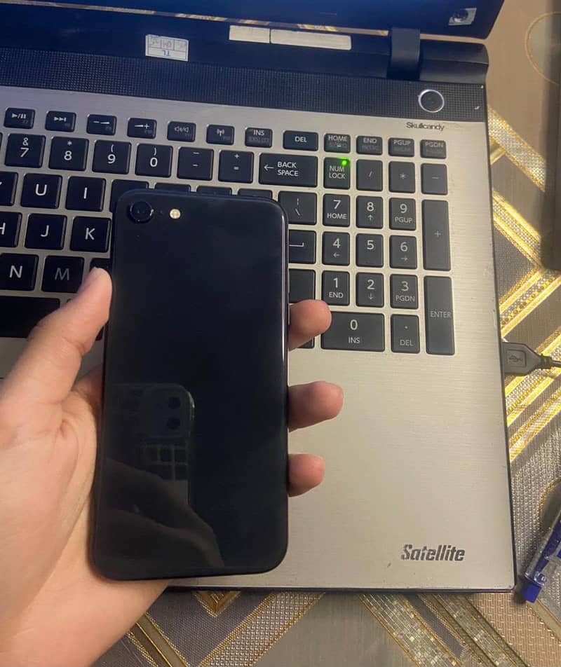Apple iPhone SE 11