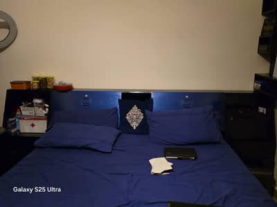 100% uv sheets King Size bed with spring mattress