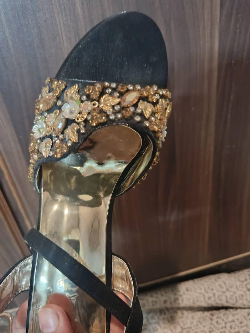 Sandals 7