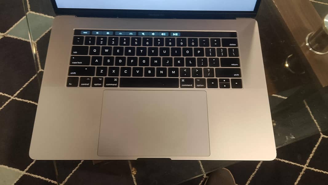 MacBook pro 2017 1