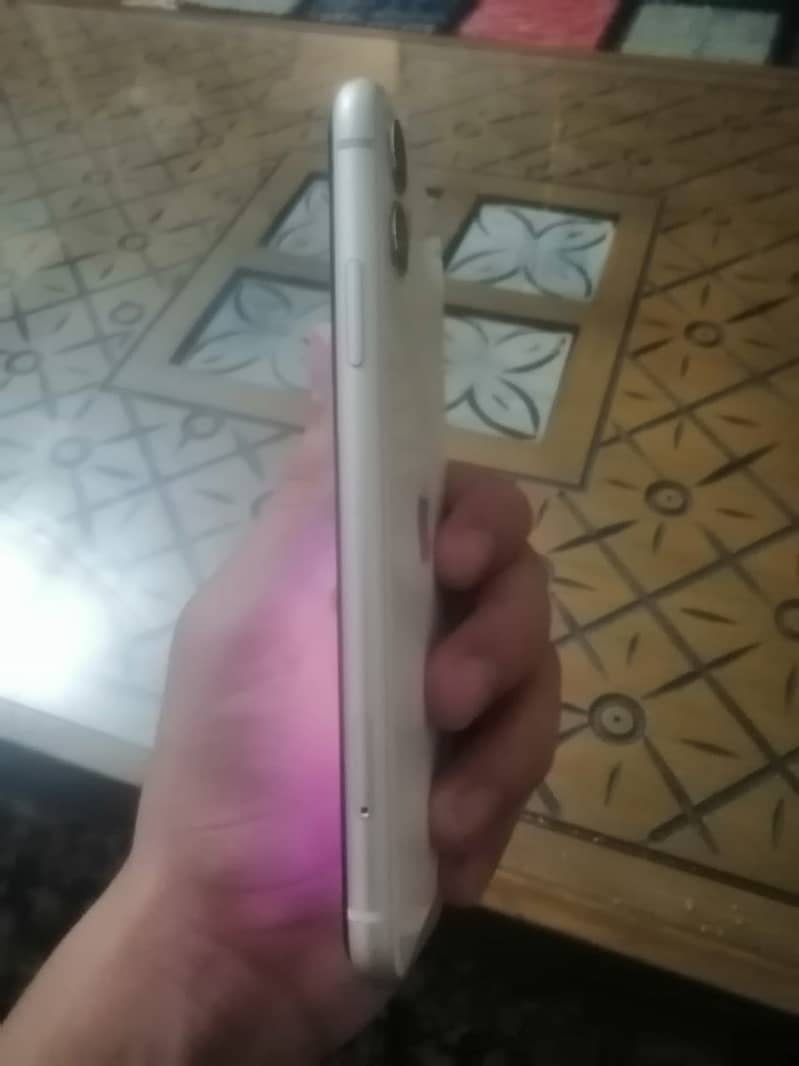 Apple iPhone 11 5