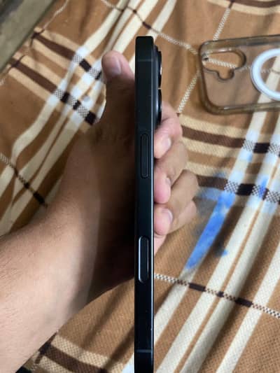 Apple iPhone 16 jv
