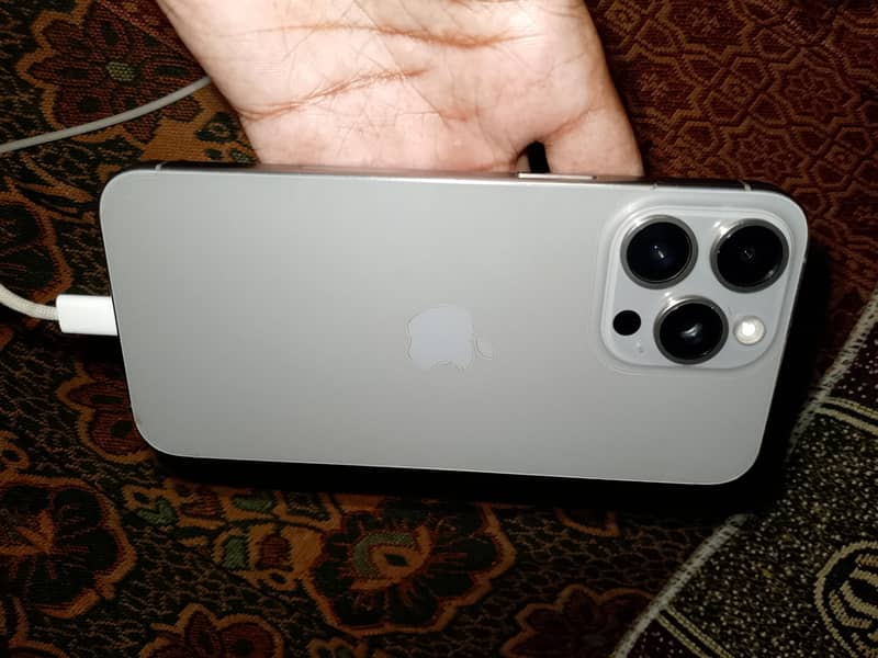 Apple iPhone 15 Pro Max 1