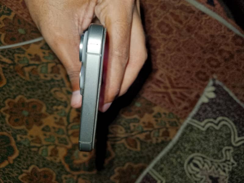 Apple iPhone 15 Pro Max 3