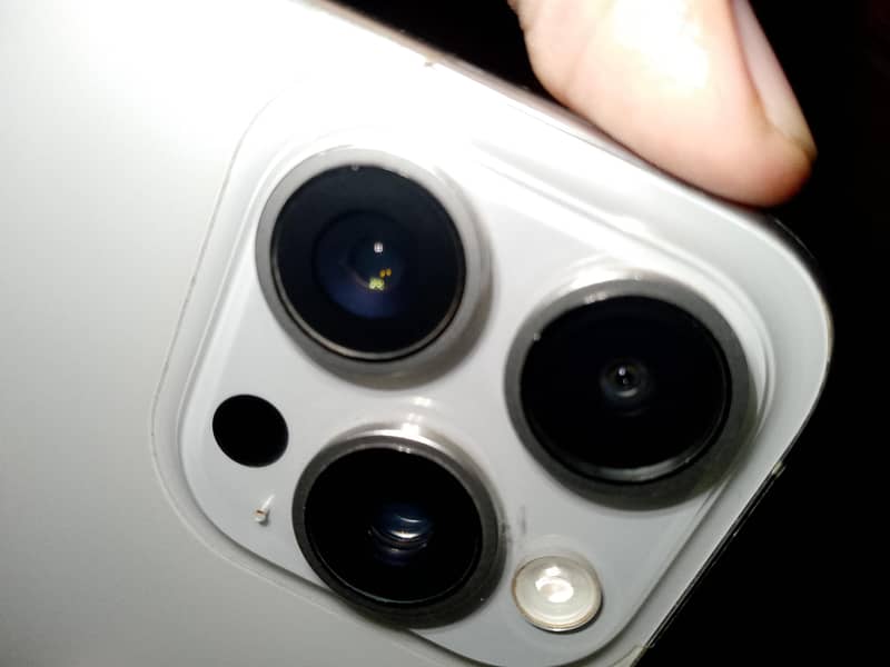 Apple iPhone 15 Pro Max 5