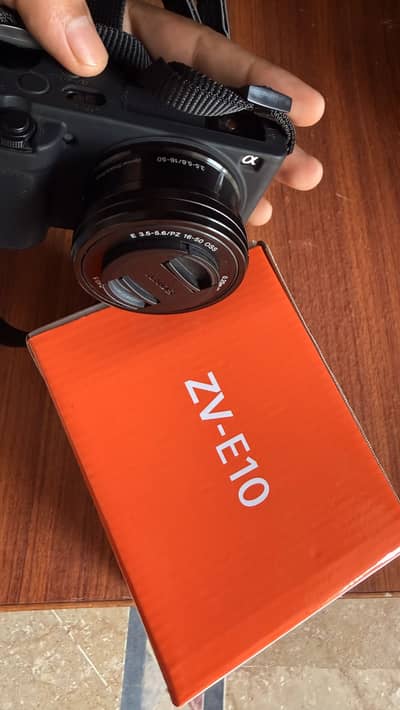 Sony ZV e10. Condition 9.5/10.1. 75 lac