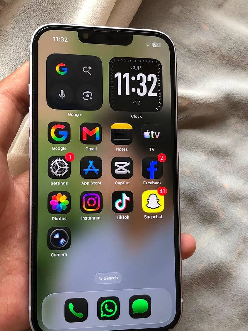 Apple iPhone 14 4