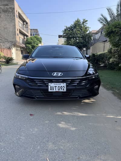 Hyundai Elantra 2025