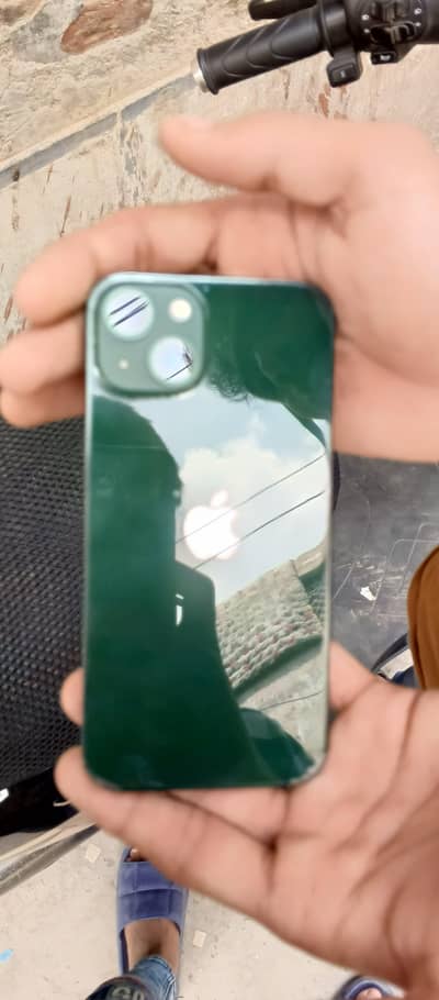Apple iPhone 13