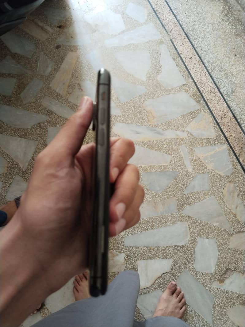Apple iPhone X 2