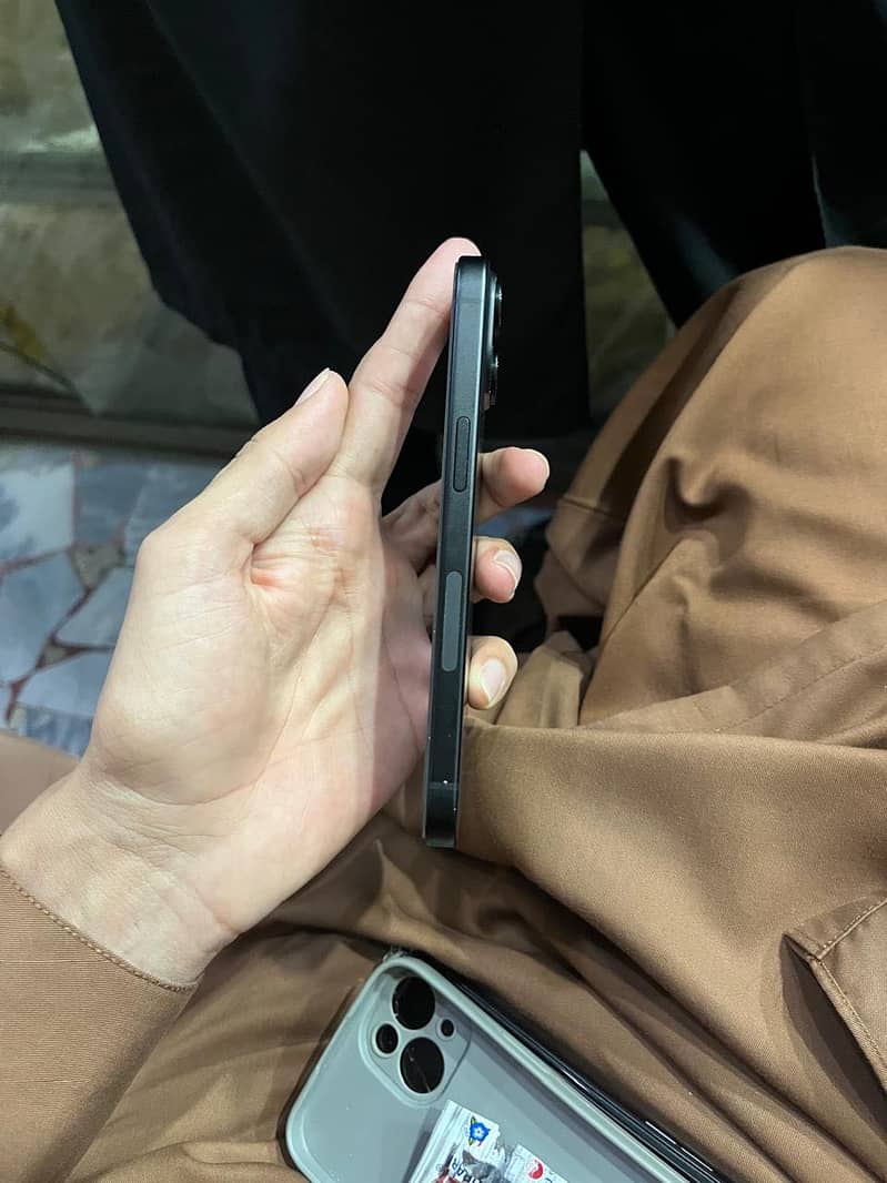 Apple iPhone 15 2