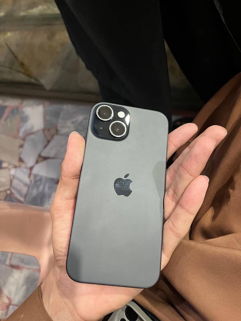 Apple iPhone 15 4