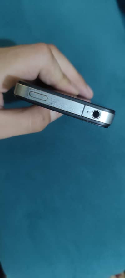 Apple iPhone 4