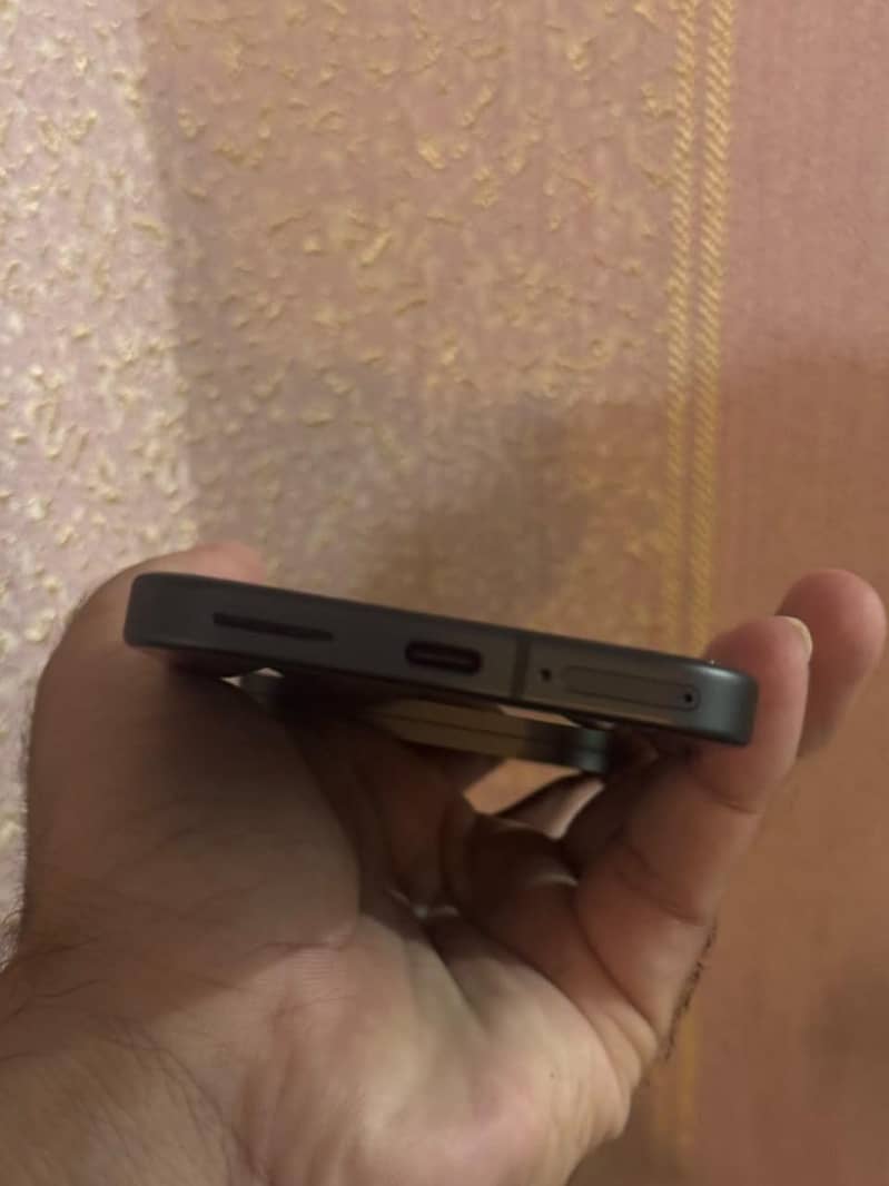 Google Pixel 9 5