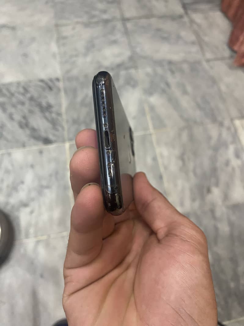 iPhone 11 pro 2