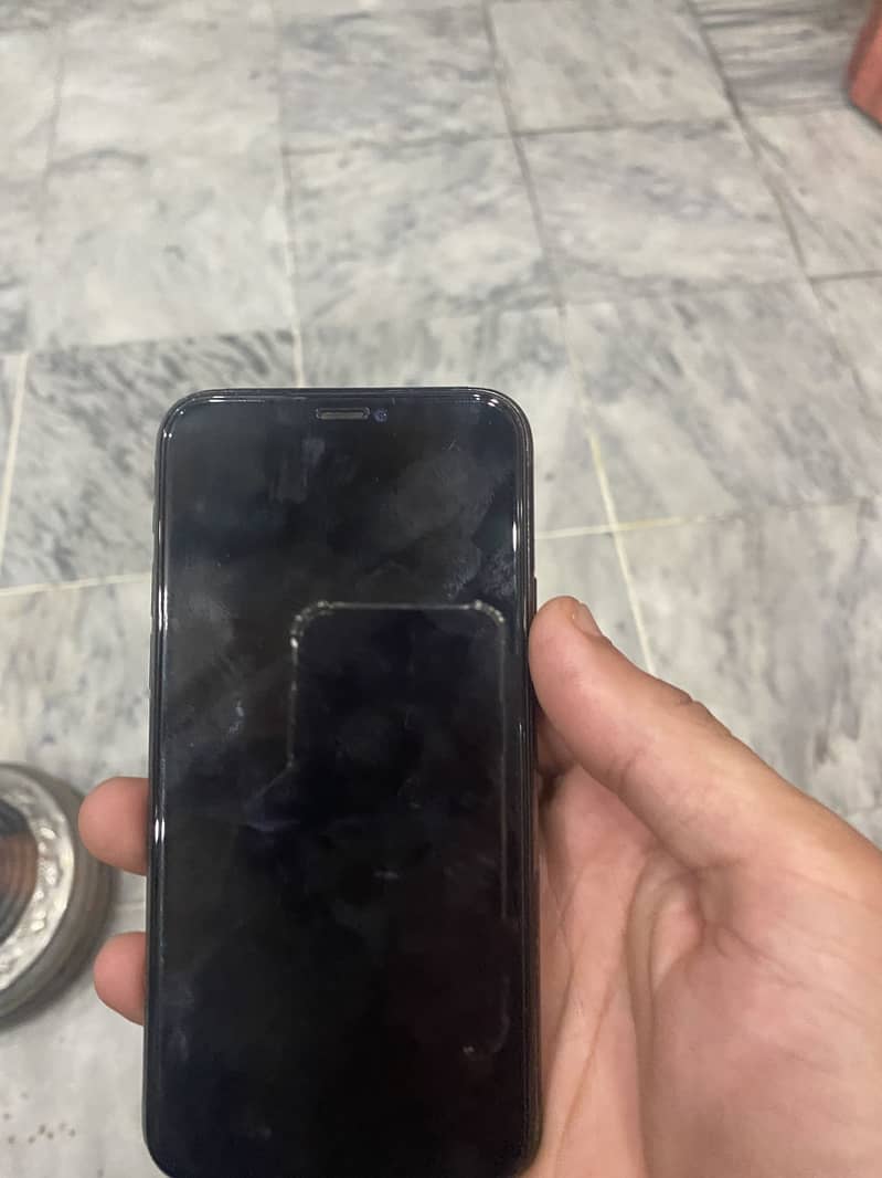 iPhone 11 pro 4