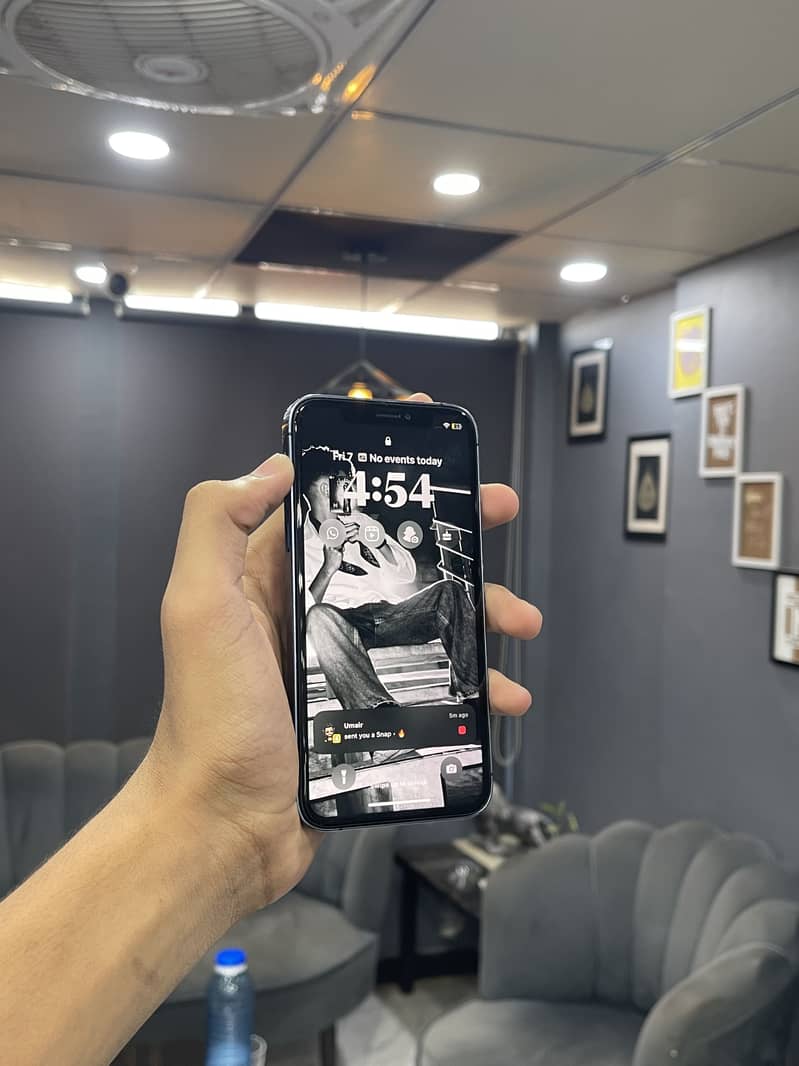 Apple iPhone X 0