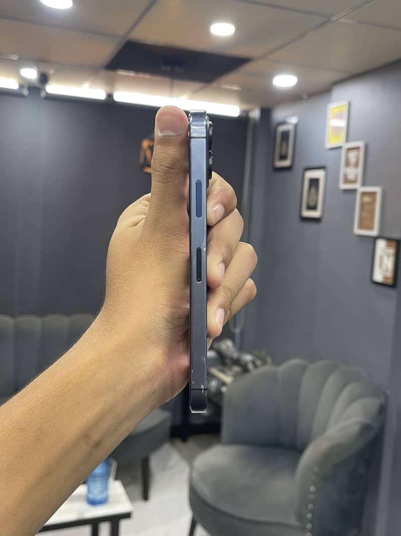 Apple iPhone X 3