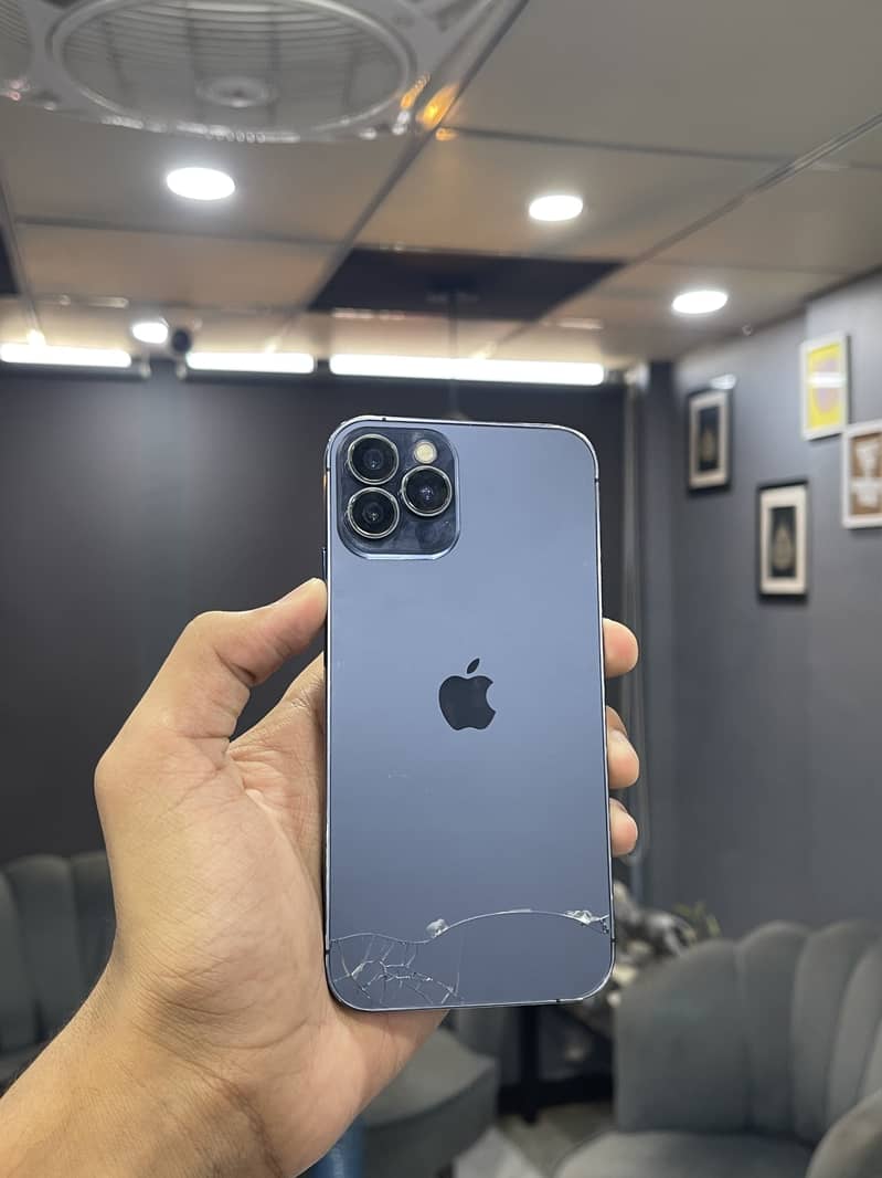 Apple iPhone X 4