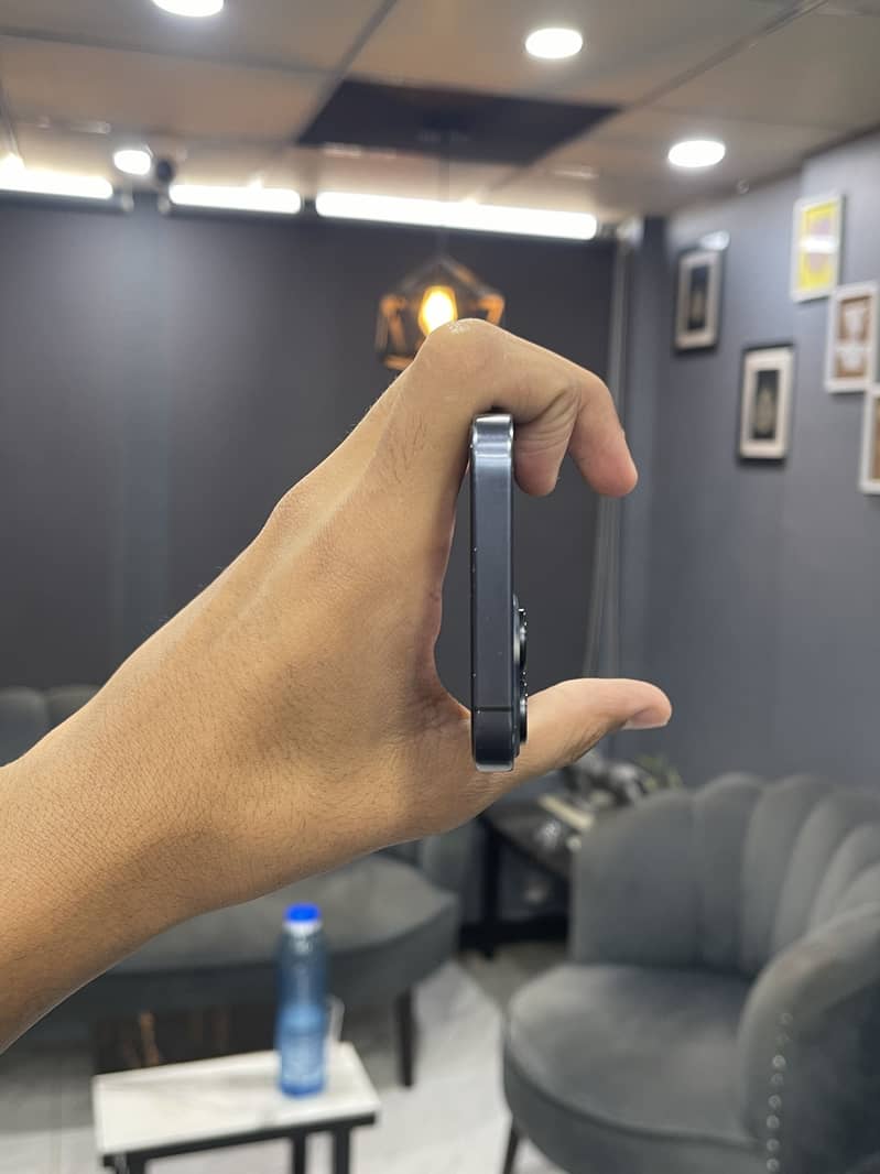 Apple iPhone X 5