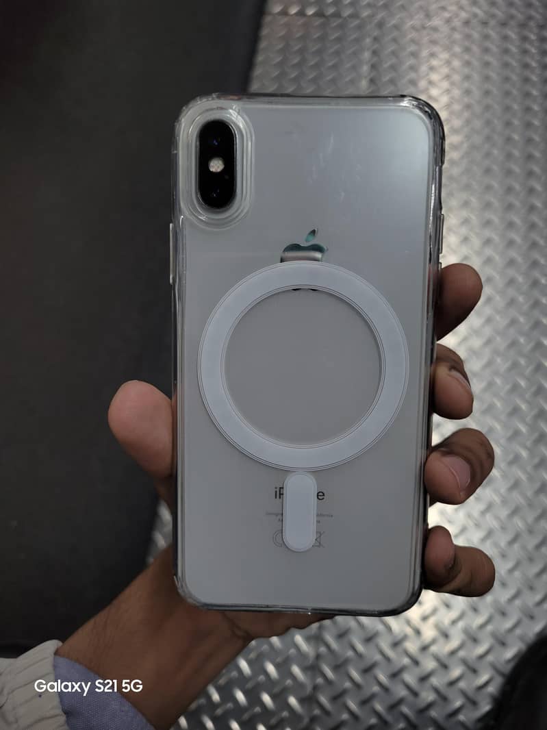 iPhone X 4