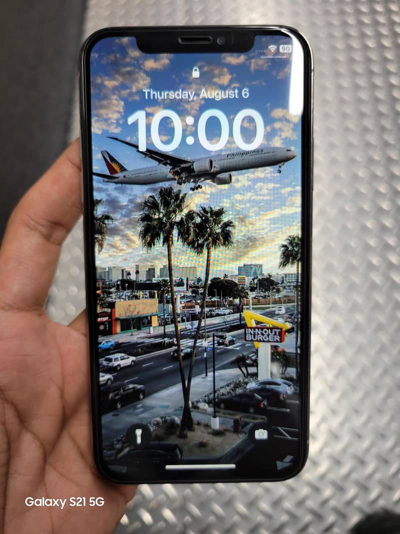 iPhone X 6