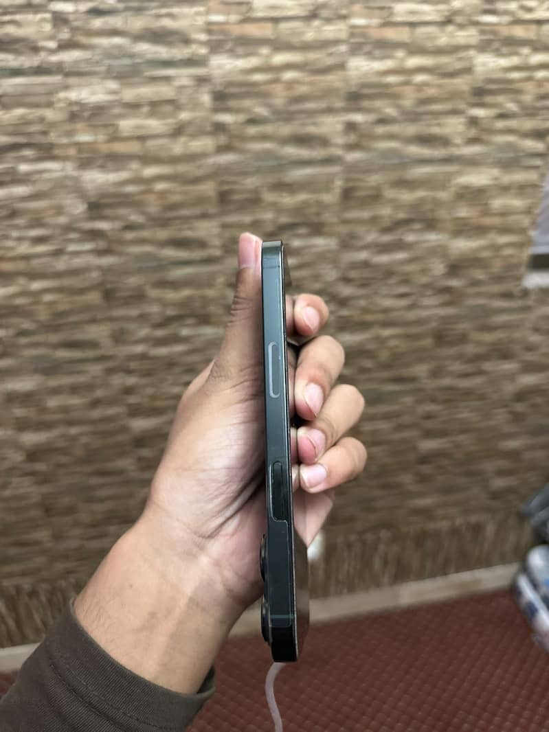 Apple iPhone 13 Pro 4