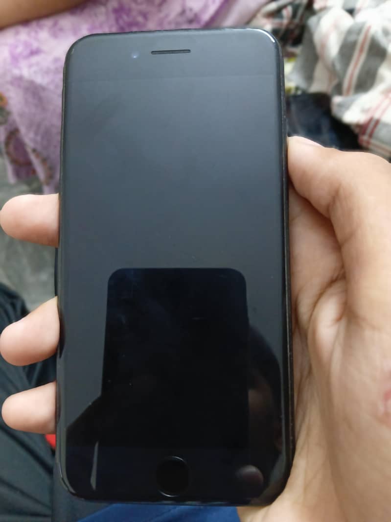 Apple iPhone 7 3