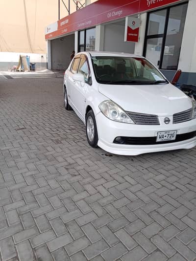 Nissan Tiida 2012