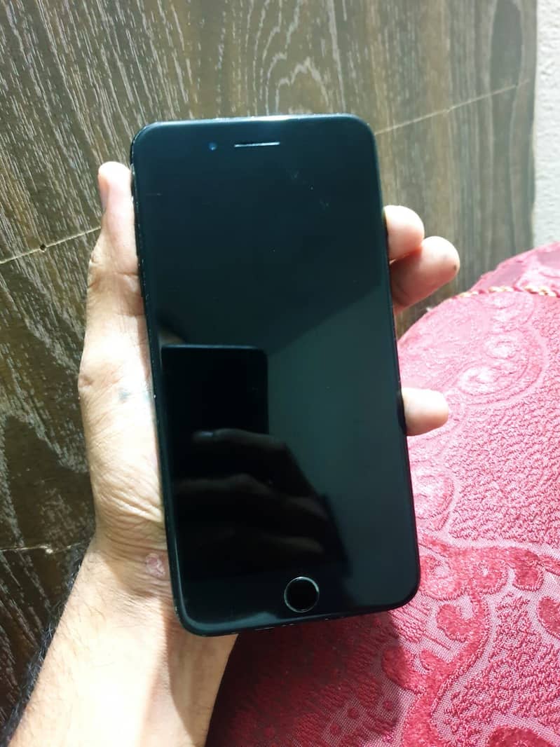 Apple iPhone 7 Plus 0