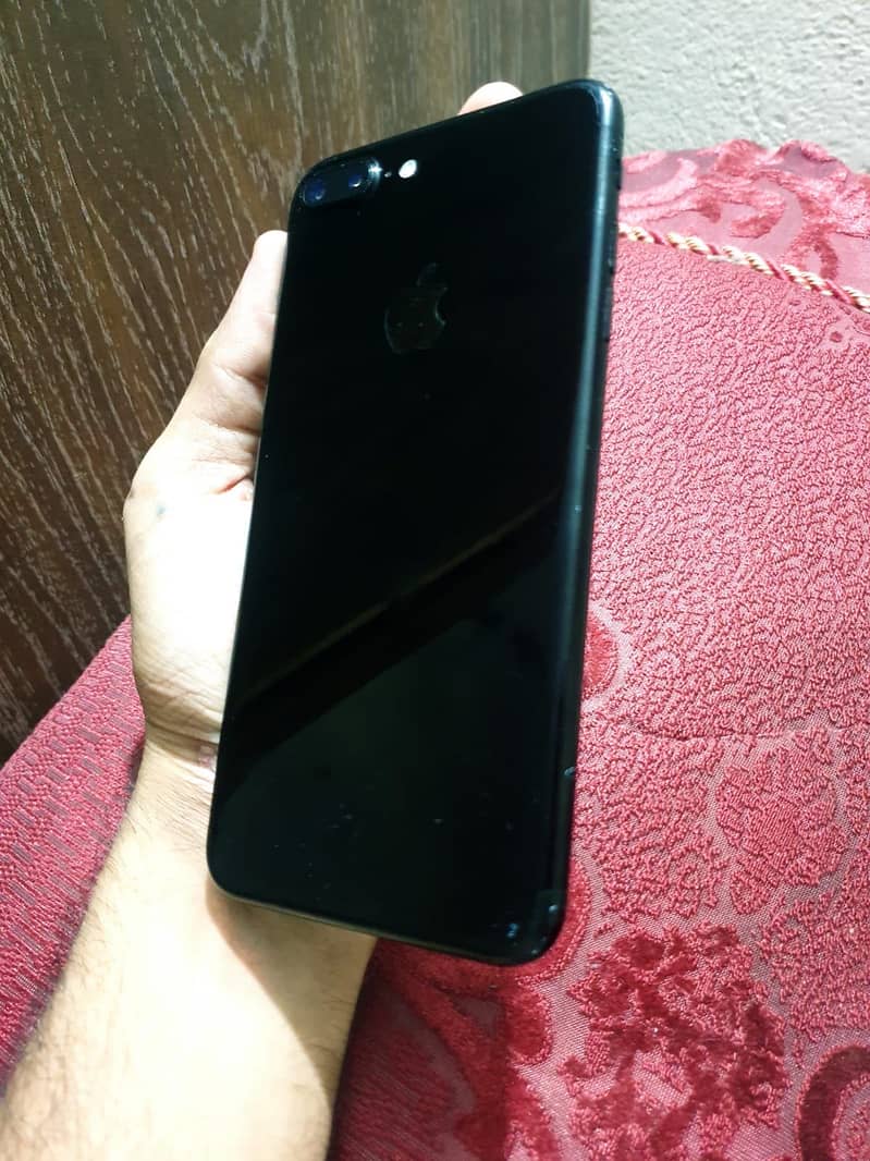 Apple iPhone 7 Plus 2