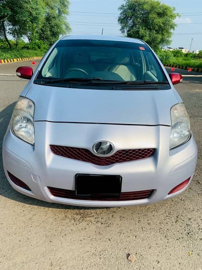 Toyota Vitz 2010 totel genuine condition