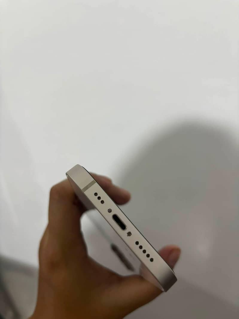 Apple iPhone 13 2