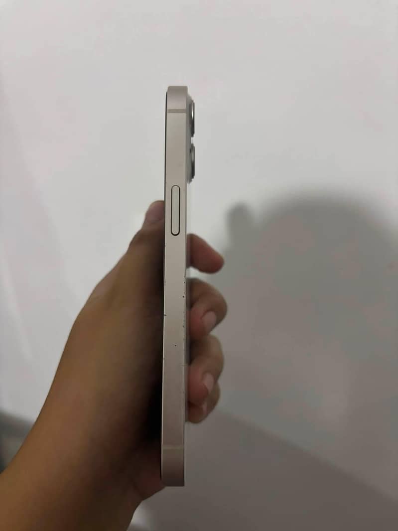 Apple iPhone 13 4